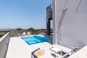 Villa Karouzo - With Private Pool
