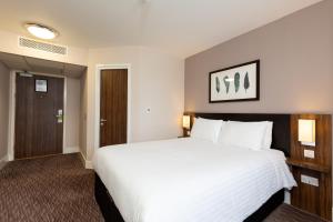 Double Room room in Sweet Chestnut Dunfermline by Marston's Inns