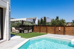 Villa Chnaris - Private Pool and Sauna