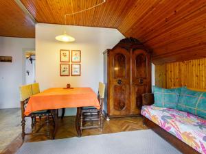 Apartment Schilf - SZA306 by Interhome