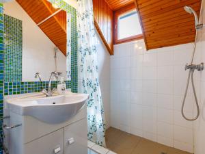 Apartment Schilf - SZA306 by Interhome