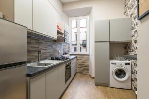 Modern apt near Vatican!