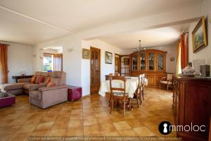 Maisons de vacances 4 bedroom house with air conditioning and garden : photos des chambres