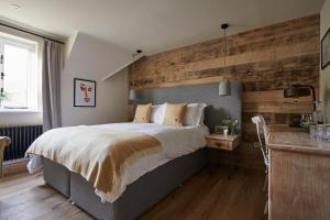 Wild Thyme & Honey - Cirencester-Cotswolds