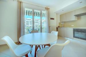 Appartements IMMOGROOM - Terrace - 2 bedrooms - Downtown - Air conditioning - Wifi : photos des chambres