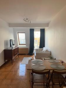 SOPOT CENTRUM, apartament w Dolinie Gołębiewskiej +hala garażowa