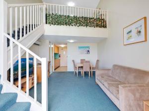 The Entrance Waterfront Apartment 621