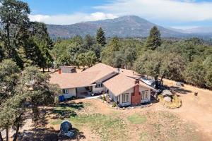 Bear Den - 3hvězdičkové hotely ve městě Oakhurst