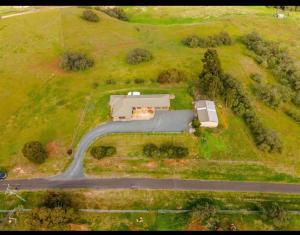 Peaceful FarmHouse stay next to Bacchus Marsh Town