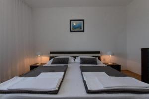 Apartment Pero sea view