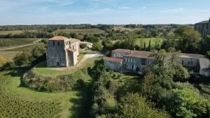 Romantic Gite nr St Emilion with Private Pool and Views to Die For - Bossugan