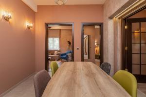 ~Angels ~ Two-Bedroom Deluxe Flat in City Centre