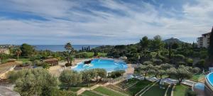 Appartements Vue exceptionnelle sur la mer et le Cap Esterel : photos des chambres