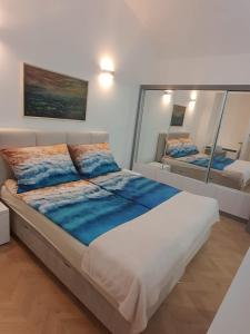 MONAR Exclusive Center FREE Parking in Garage