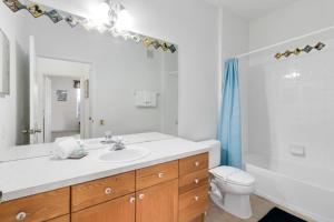 Amazing Resort 2 bed condo close to Disney condo