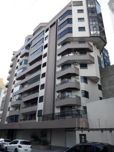 Apartamento Meia Praia Itapema