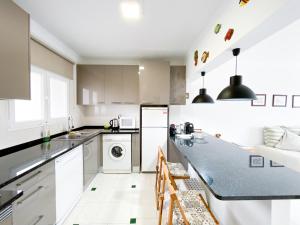 Charming apartment at Meia Praia #1866