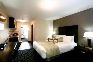 Foxwood Inn & Suites Drayton Valley