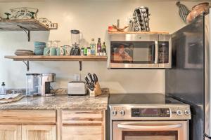 Shared Hot Tub and Fire Pit Tucson Casita By Hiking