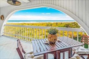 Hibiscus Oceanfront Living - Butler Beach