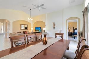 Gated 4 bed with Pool and Spa close to Disney villa