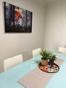 Lux in Bundy - Wifi, AC, Netflix and comfort