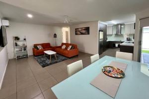 Lux in Bundy - Wifi, AC, Netflix and comfort