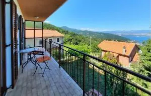 Gorgeous Home In Lovran With Jacuzzi - Dobreć