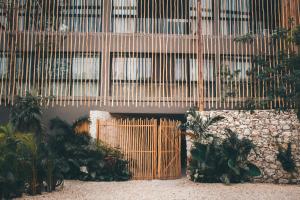 Vida Jungle Apart 1 with special fee to access Hotel Bardo