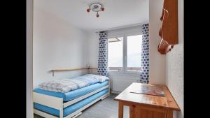 Cozy apartment with lake view for 6 guests