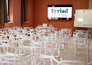 Hotels Kyriad Prestige Hotel Clermont-Ferrand : photos des chambres