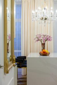 Royal Apartment Kopernika by Renters Prestige