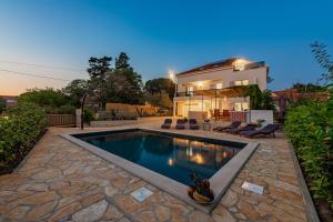 Apartments Luka & Lorena