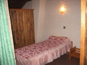 Maisons de vacances Gite familial pres de La Chaise-Dieu avec jardin, terrasse, jeux pour enfants et equipements bebe - FR-1-582-287 : photos des chambres
