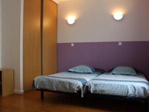 Maisons de vacances Gite Haraucourt, 2 pieces, 3 personnes - FR-1-584-22 : photos des chambres