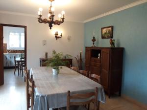 Maisons de vacances Gite Fontenay-sur-Eure, 6 pieces, 10 personnes - FR-1-581-75 : photos des chambres