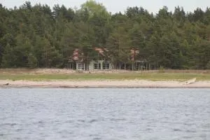 Villa Dirhami - Keibu