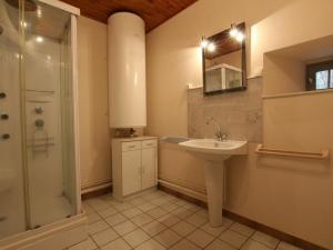 Maisons de vacances Gite Arlempdes, 3 pieces, 4 personnes - FR-1-582-122 : photos des chambres