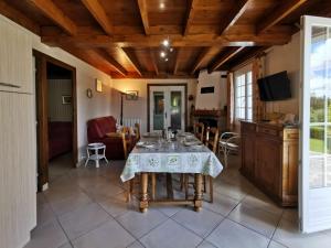 Maisons de vacances Gite Champclause, 4 pieces, 6 personnes - FR-1-582-259 : photos des chambres