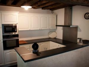 Maisons de vacances Gite Sigloy, 3 pieces, 6 personnes - FR-1-590-97 : photos des chambres
