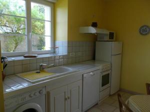 Maisons de vacances Gite Vennecy, 3 pieces, 4 personnes - FR-1-590-86 : photos des chambres