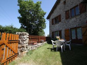 Maisons de vacances Gite Jullianges, 3 pieces, 5 personnes - FR-1-582-214 : photos des chambres