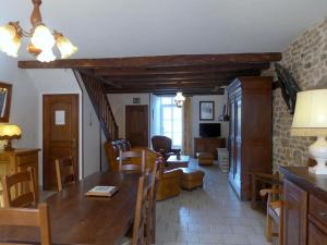 Maisons de vacances Gite Bourmont-entre-Meuse-et-Mouzon-Bourmont, 4 pieces, 6 personnes - FR-1-611-58 : photos des chambres