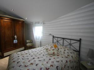 Maisons de vacances Gite Chamagne, 3 pieces, 4 personnes - FR-1-589-11 : photos des chambres