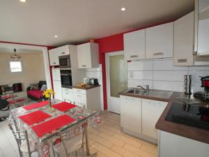 Maisons de vacances Gite Ban-sur-Meurthe-Clefcy, 4 pieces, 5 personnes - FR-1-589-33 : photos des chambres