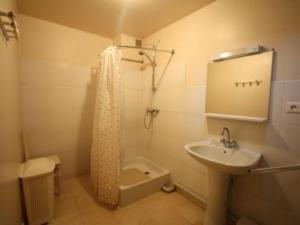 Maisons de vacances Gite Beaufremont, 3 pieces, 5 personnes - FR-1-589-21 : photos des chambres