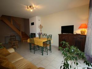 Maisons de vacances Gite Docelles, 3 pieces, 5 personnes - FR-1-589-273 : photos des chambres