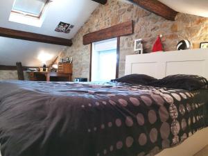 Maisons de vacances Maison avec piscine privee et jardin a 5 min du Puy-en-Velay, ideale pour decouvrir la Haute-Loire - FR-1-582-320 : photos des chambres
