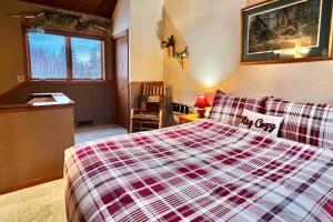 Ski-In, Ski-Out Townhome with Lofted Owners Suite