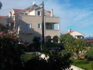 Apartment Orange - 30m from beach